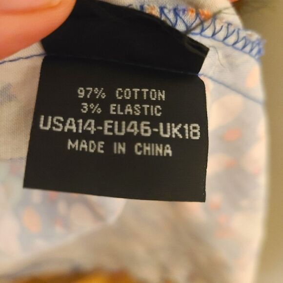 Heart & Roses Connie Floral Retro Swing Dress in Dark Blue - Picture 7 of 9